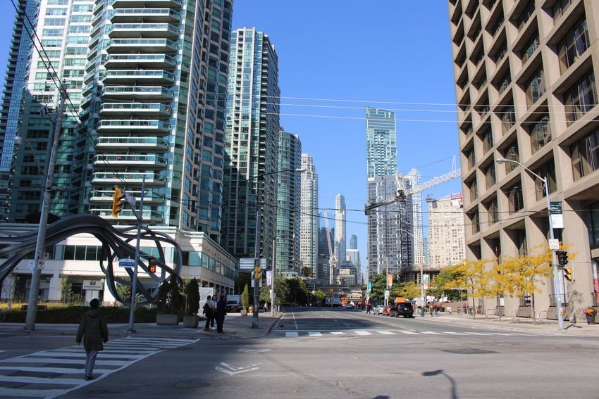 Is Canada Worth It for Foreign Founders in 2026: Sectors, Demand, and What the Data Shows