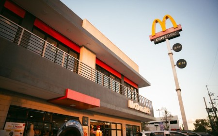 Franchising Into a New Country: What Foreign Founders Need to Know Before Signing