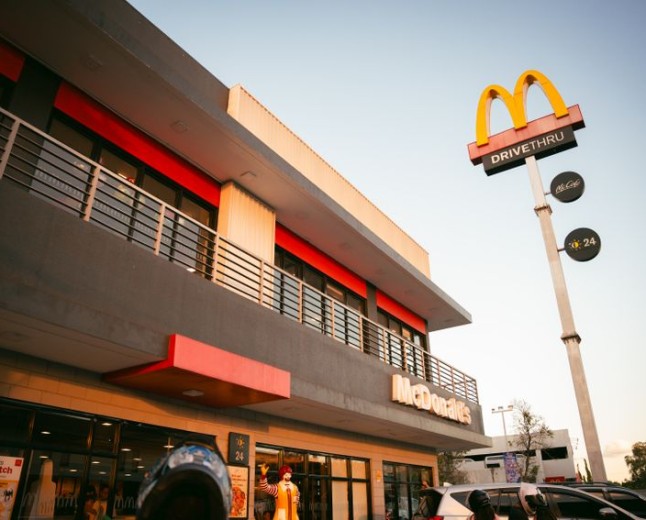 Franchising Into a New Country: What Foreign Founders Need to Know Before Signing